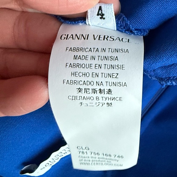 Gianni Versace Collection Electric Blue Knit Dress
W/ logo belt Size 38 IT 4 US - Picture 13 of 16